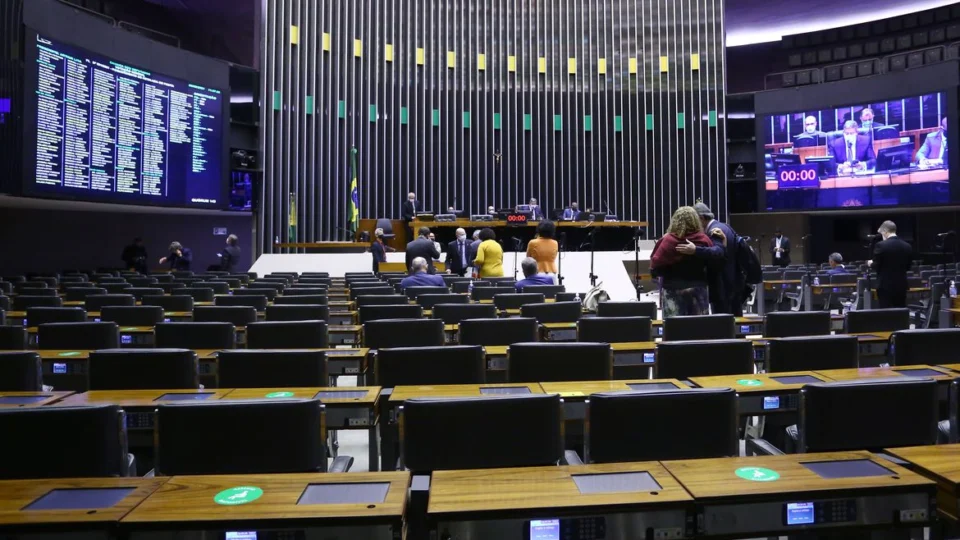 Texto-base do projeto de privatização dos Correios é aprovado na Câmara