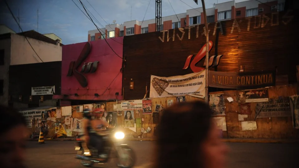 Boate Kiss: 6° dia de audiência tem depoimento de sobreviventes