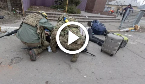 VÍDEO: mãe e filhos morrem em ataque russo a rota de fuga perto de Kiev