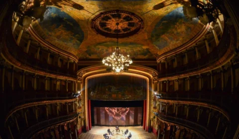 Teatro Amazonas recebe público para espetáculos por agendamento