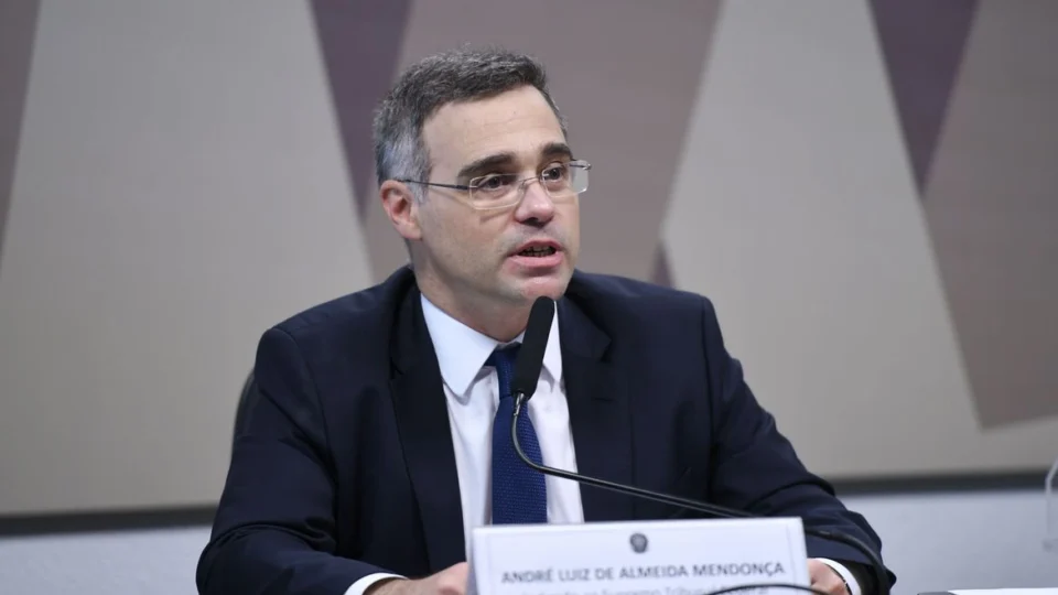 Senado aprova indicação e André Mendonça será o novo ministro do STF