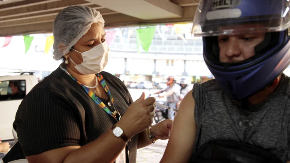 Manaus tem 17 pontos de vacinação contra a Covid-19 a partir desta quarta