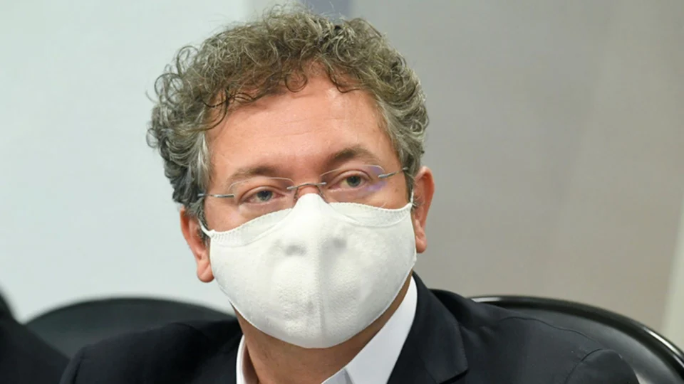 CPI da Covid: Danilo Trento é ligado a empresa investigada por tráfico de drogas, diz Randolfe