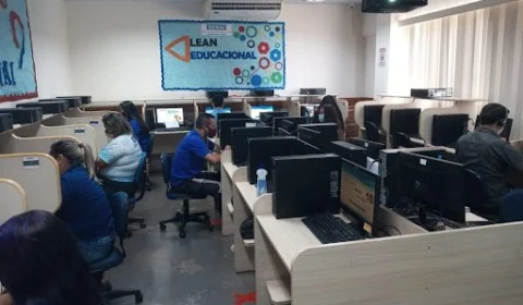 Instituição oferece cursos gratuitos de informática em Manaus