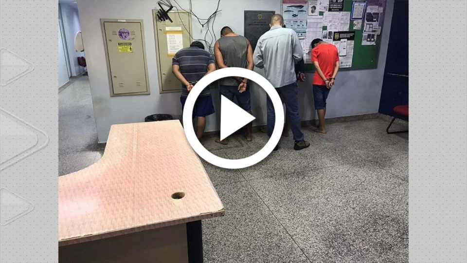 VÍDEO: submetralhadora é encontrada com criminosos na Zona Oeste de Manaus