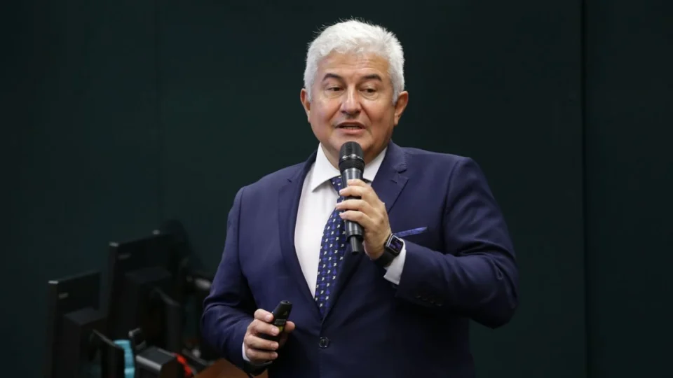 Ministério da Ciência perde R$ 690 milhões para outras pastas e Marcos Pontes lamenta