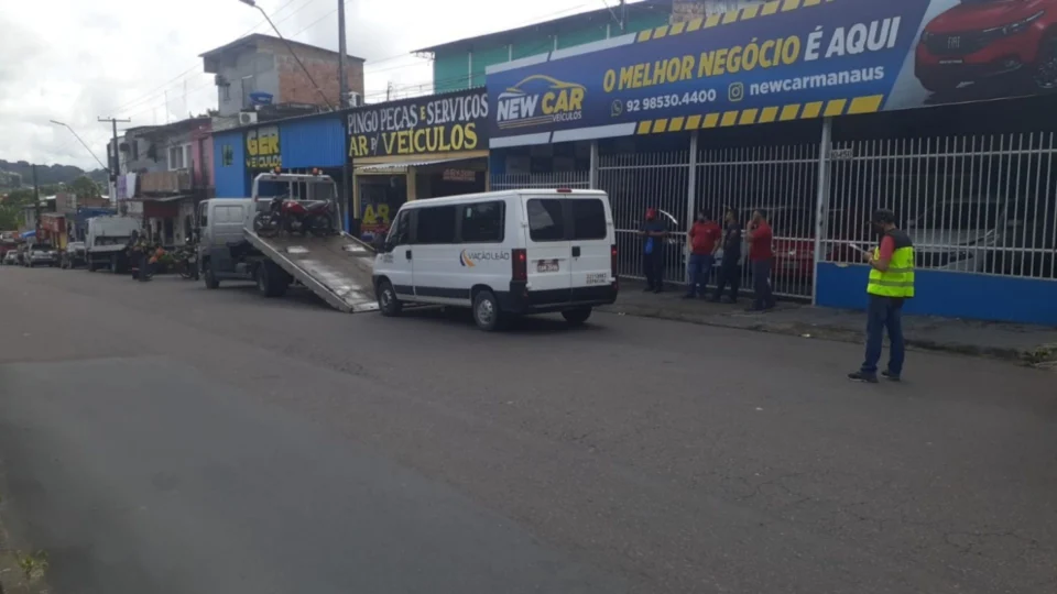 Veículos clandestinos são retirados de circulação na Zona Leste de Manaus