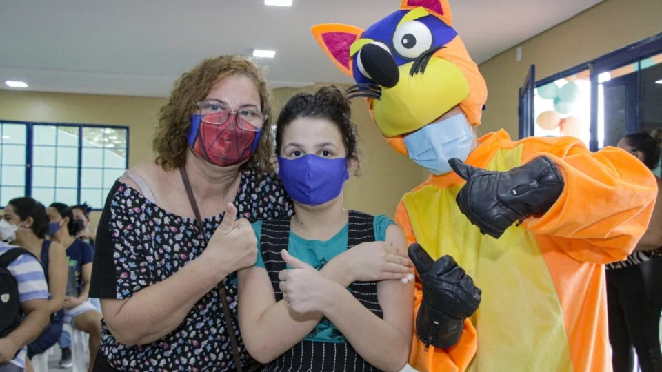 Em Manaus, pontos de vacinação para crianças têm atividades lúdicas