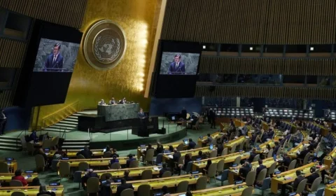 Chanceler ucraniano critica decisão de Putin: ‘Negou o direito da Ucrânia de existir’