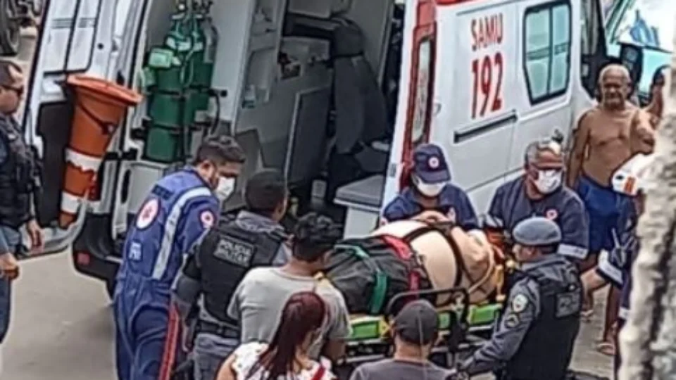 Fardado com o uniforme da Amazonas Energia, homem atira em idoso na Zona Oeste da cidade