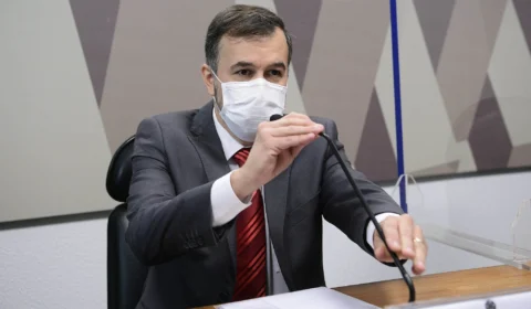 TCU suspende por 45 dias auditor que fez relatório falso de mortes por Covid