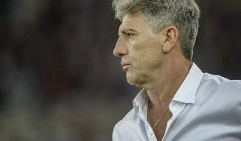 Renato Gaúcho pede demissão, mas Flamengo mantém técnico após eliminação na Copa do Brasil