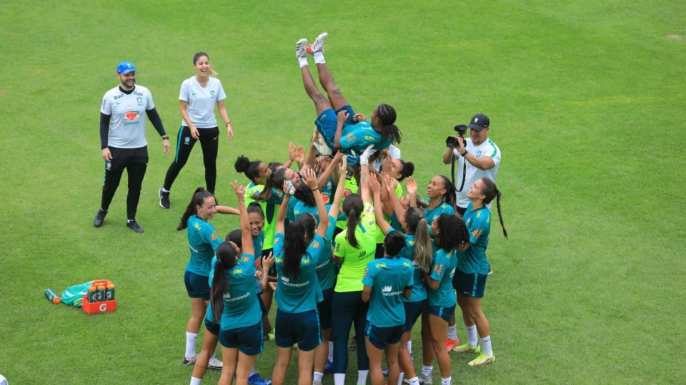Despedida da Formiga: jogadoras se emocionam durante segundo treino da Seleção Feminina de Futebol, em Manaus