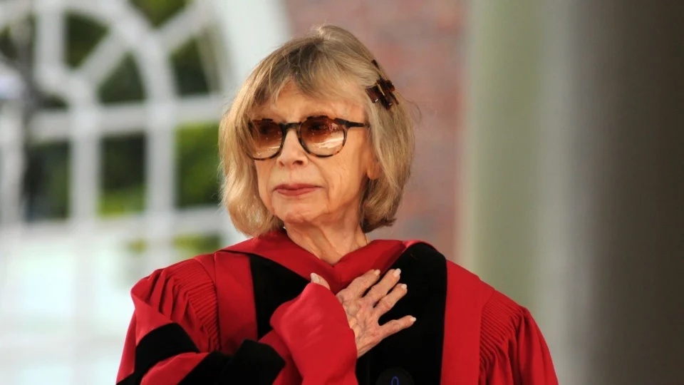 Morre aos 87 anos, escritora Joan Didion, cronista da sociedade norte-americana