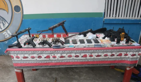 Cinco suspeitos de tráfico de drogas são presos com arsenal em Iranduba, no AM