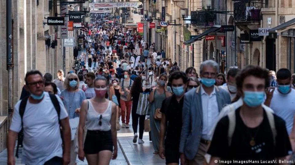 Covid-19: Fiocruz alerta Brasil após aumento de casos na Europa