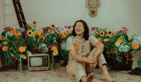 Santaella, cantor e compositor, lança seu primeiro EP ‘Primavera’