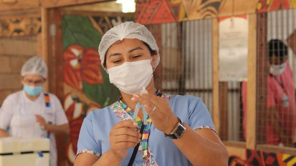 Segunda dose da CoronaVac está disponível em 27 pontos, em Manaus