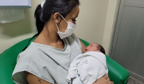 Em Manaus, primeiro bebê de 2022 nasce nos 17 primeiros minutos do ano novo