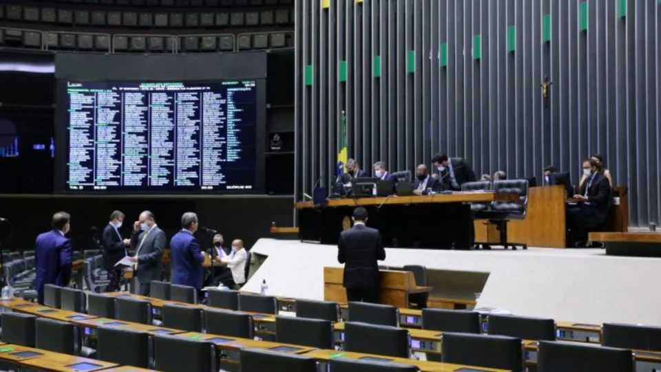 Câmara conclui votação de projeto que altera regras do IR