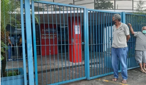 Enem: portões são fechados às 12h em Manaus e atrasados correm para chegar a tempo; veja vídeo