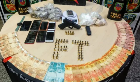 Em Manaus, três homens e dois adolescentes são detidos com arma, dinheiro e drogas no Tarumã