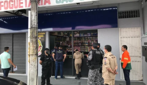 Estabelecimentos com vendas de fogos de artifício são fiscalizados, em Manaus