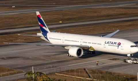 Falha em sistema de iluminação cancela mais de 200 voos da Latam em São Paulo e afeta cidades