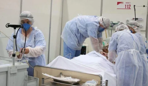 Apesar do avanço de casos, internações reduzem 87% no Amazonas em relação a 2021