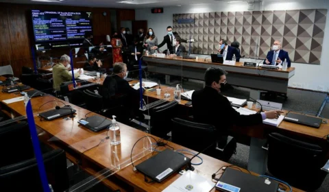 CPI da Covid: reunião é interrompida por causa de xingamentos entre Renan Calheiros e Jorginho Mello