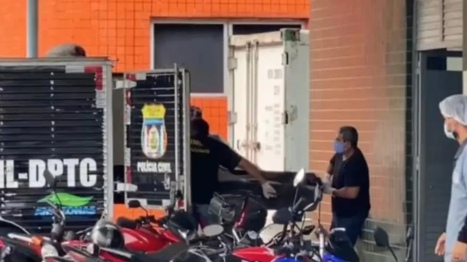 Suspeito de sequestro de adolescente morre em confronto com a polícia em Manaus