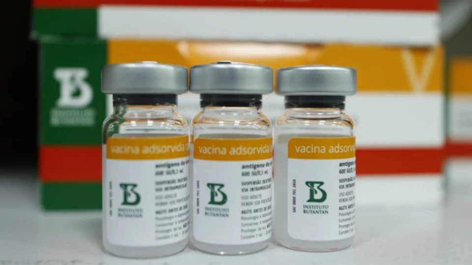 Amazonas recebe 106.900 doses doses de vacinas contra a Covid-19