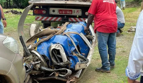 Motor do avião que caiu com Marília Mendonça é resgatado em MG