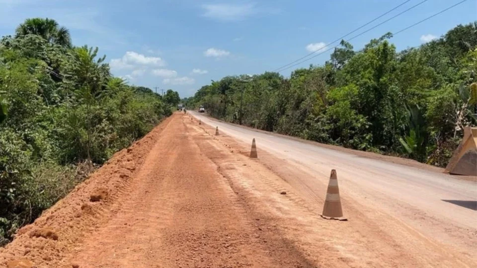 Obra no trecho da AM-010 é suspensa após baixa resistência do solo