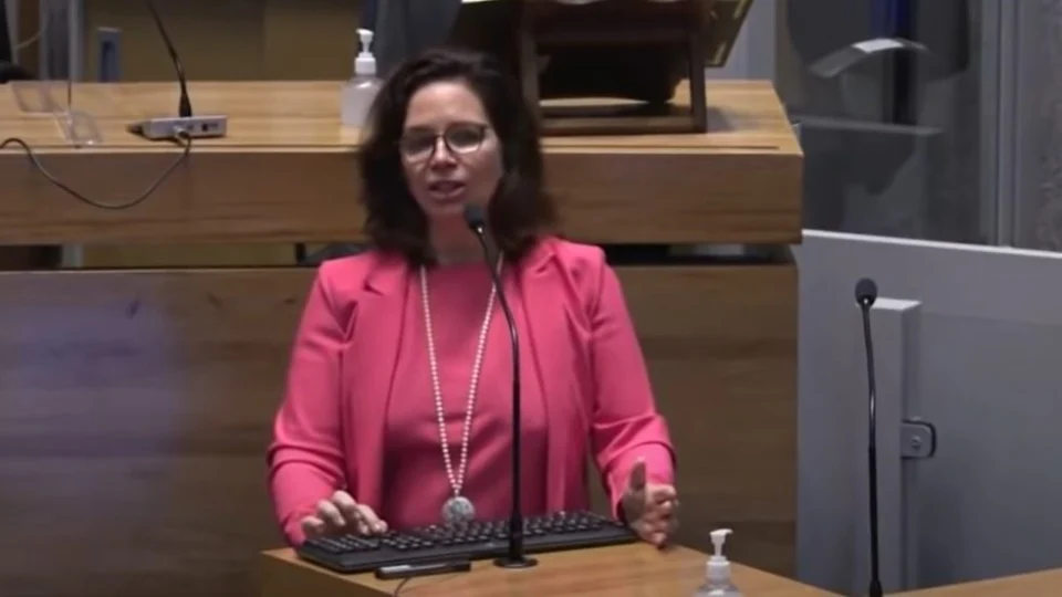 Comprova investigou: médica usa parecer desatualizado para dizer que faltam evidências sobre vacina da Pfizer