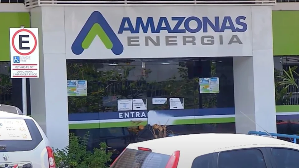 Em redes sociais, Amazonas Energia nega que está dobrando valor de fatura de clientes