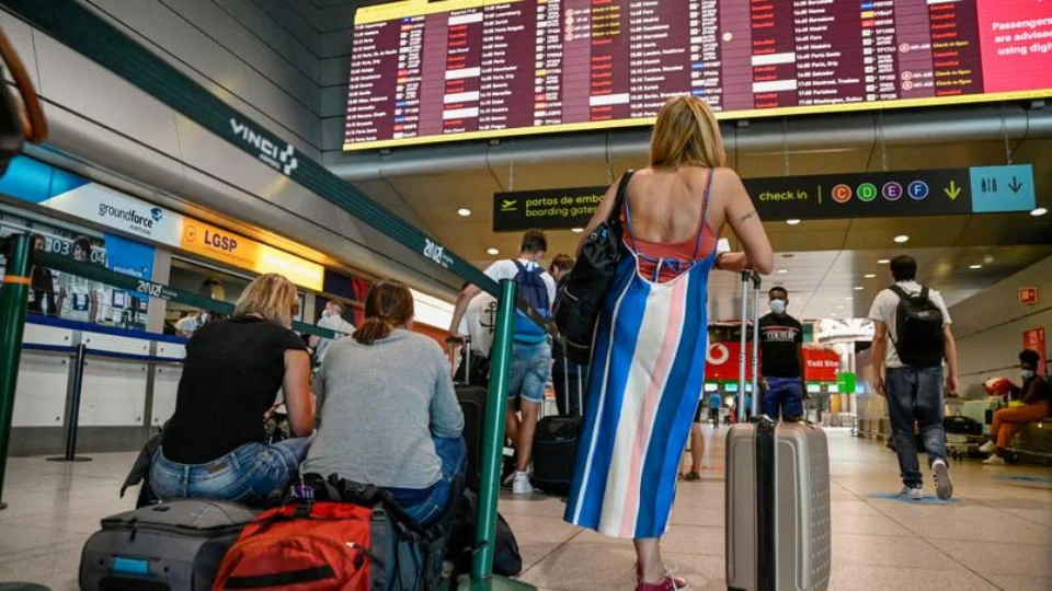 Portugal e Brasil analisam possibilidade de reduzir restrições de viagens