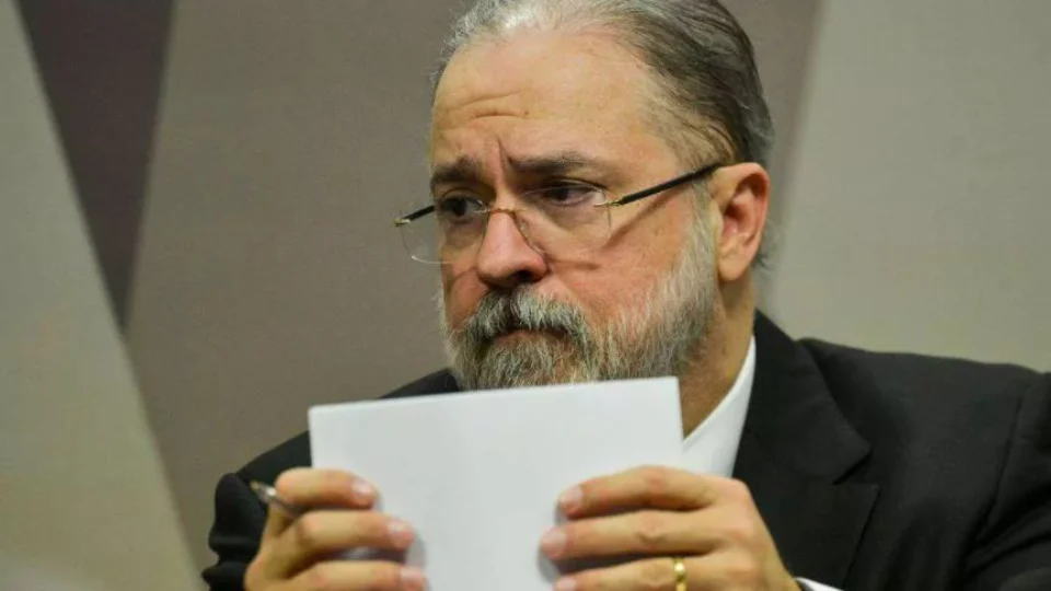 PGR envia à CPI investigações no STJ contra cinco governadores
