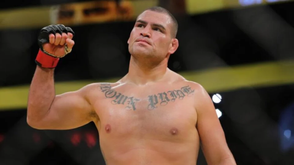 Ex-campeão de UFC Cain Velasquez é preso após se envolver em tiroteio nos EUA