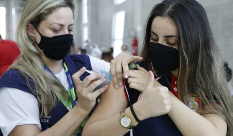 Amazonas registra três mortes e 447 novos casos da Covid-19