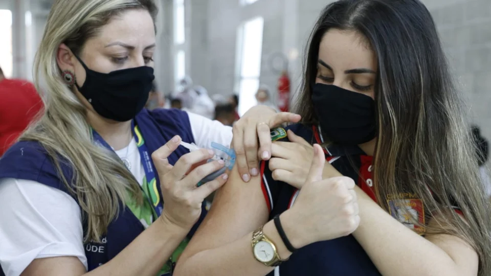 Amazonas registra três mortes e 447 novos casos da Covid-19