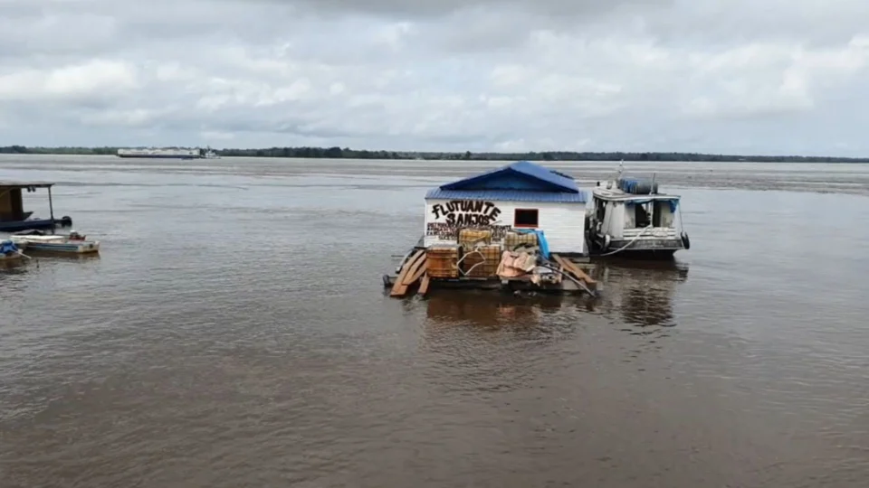 Adolescente desaparece após mergulho com amigos, no AM