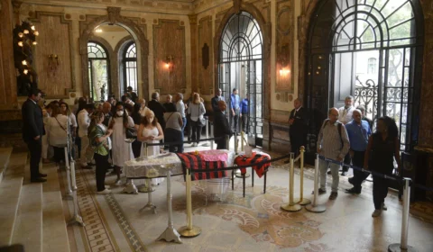 Velório do ator Milton Gonçalves é aberto ao público no Theatro Municipal do Rio de Janeiro