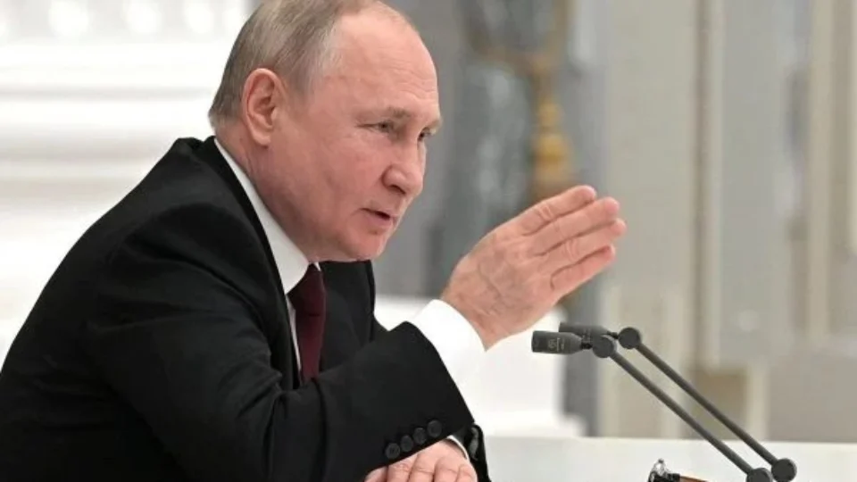 Rússia exige saída de diplomatas americanos do país