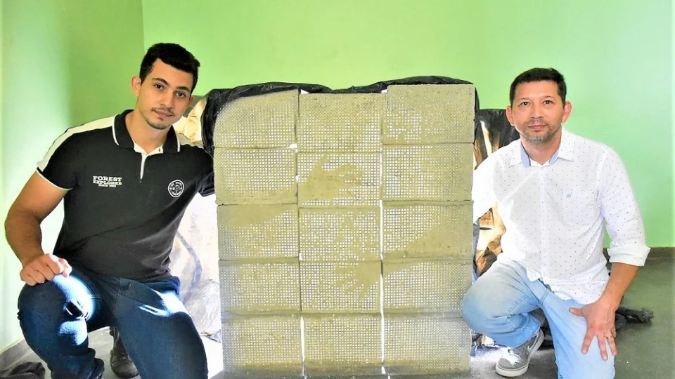 Estudante de Engenharia da UEA desenvolve protótipo de concreto celular translúcido