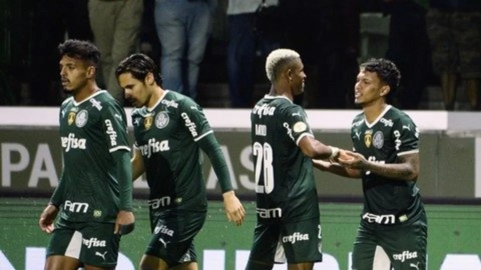 Palmeiras vence Cuiabá por 1 a 0 e retoma liderança do Campeonato Brasileiro