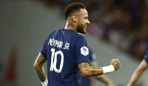 Neymar crava 10 jogos seguidos com gols marcados e atinge recorde na carreira profissional