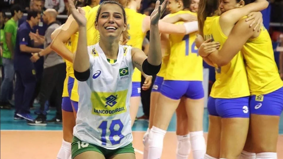 Jogadora de vôlei brasileira é a mais seguida do mundo nas redes sociais