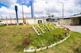 Seis detentos fogem pelo teto de ônibus durante transferência de presídio em Manaus