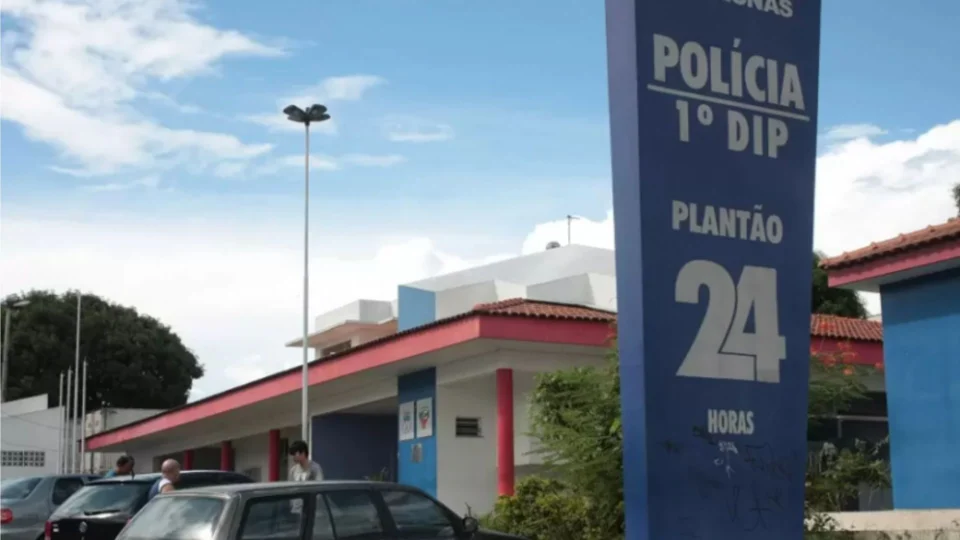 Vigilantes são feitos reféns em uma fábrica no Distrito Industrial em Manaus